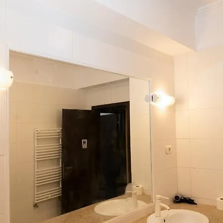 Divine Apartament 16 *
